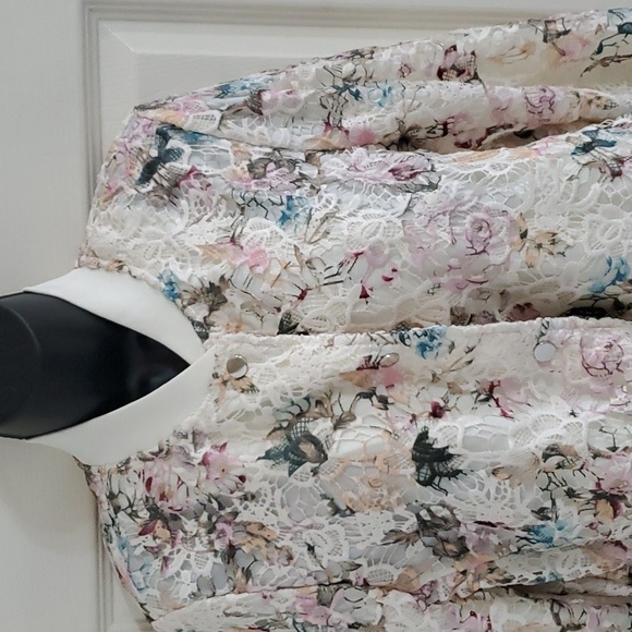 NANETTE NANETTE LEPORE ivory multi Floral crochet Lace Bomber Jacket size Medium - Picture 4 of 15